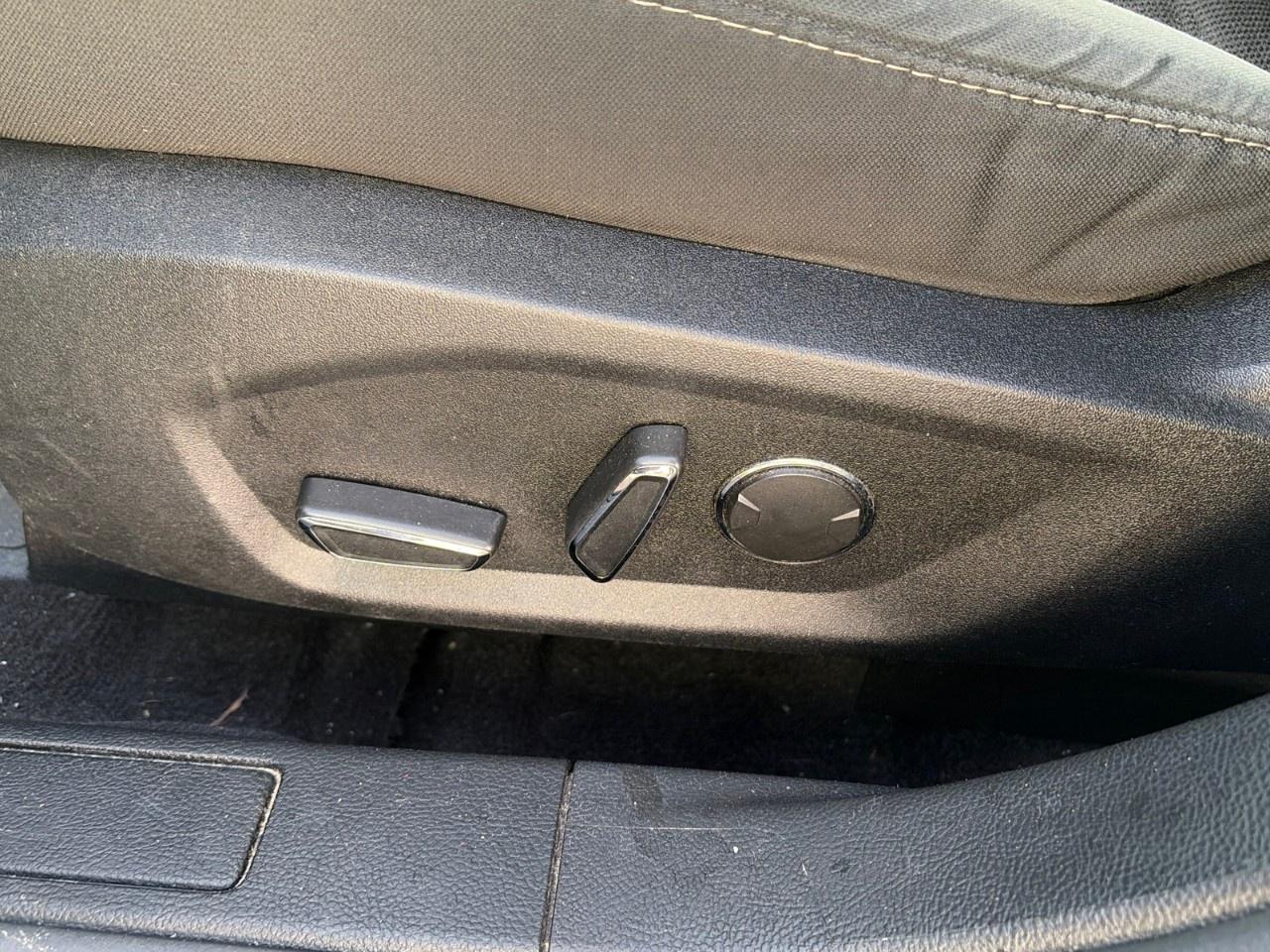 2020 Ford Fusion SE FWD Photo