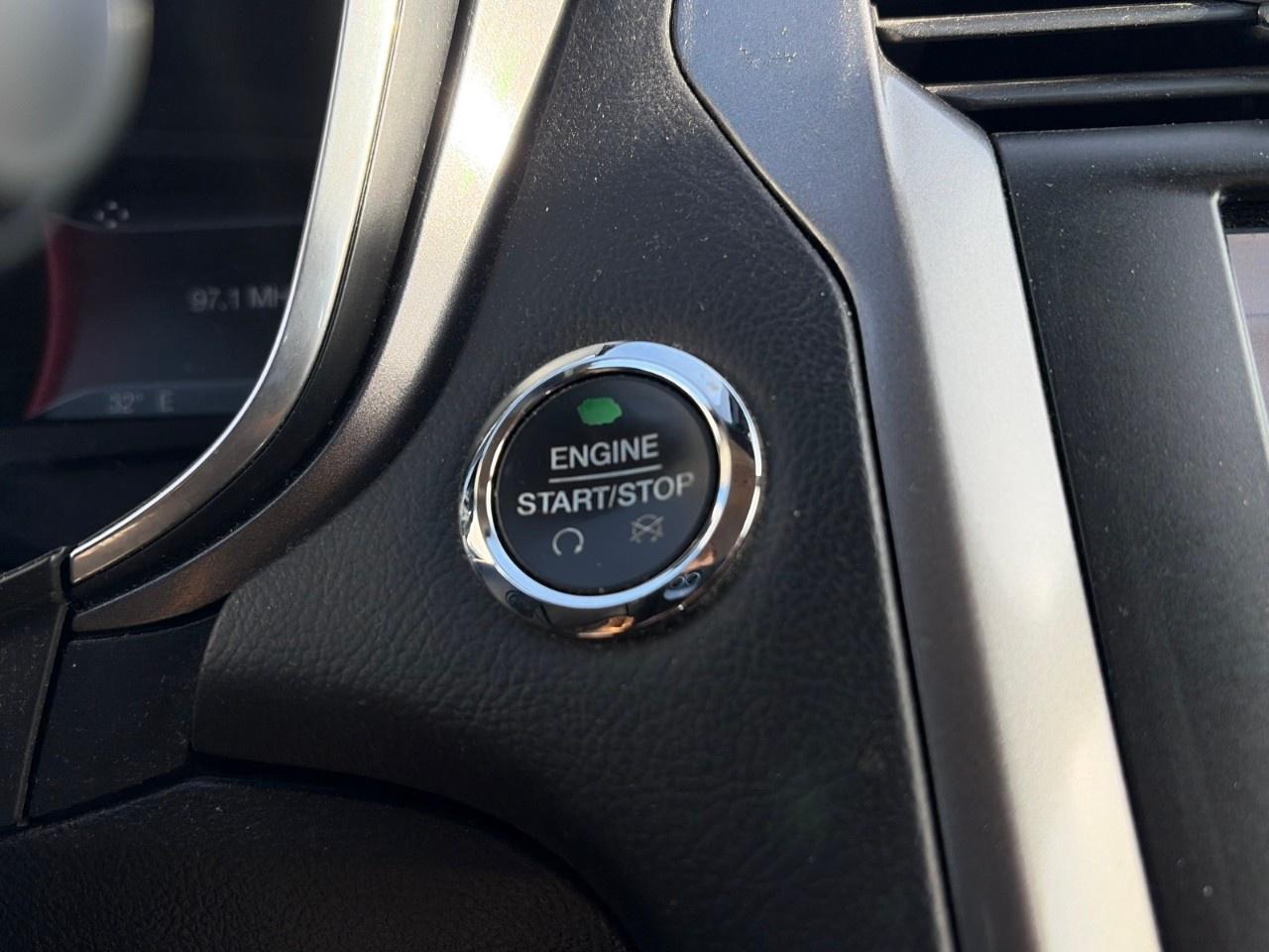 2020 Ford Fusion SE FWD Photo