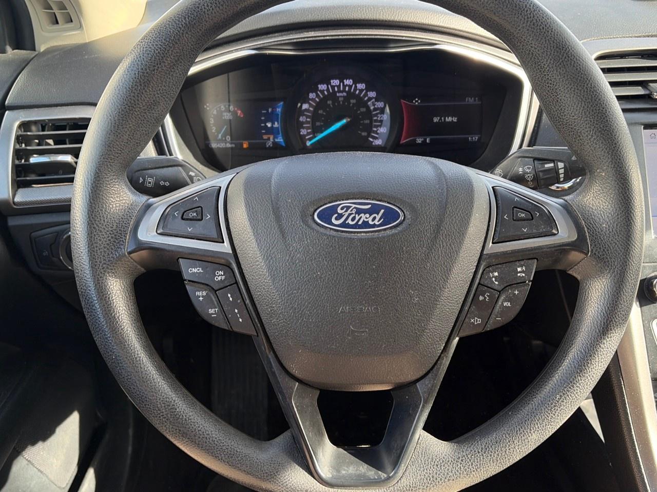 2020 Ford Fusion SE FWD Photo