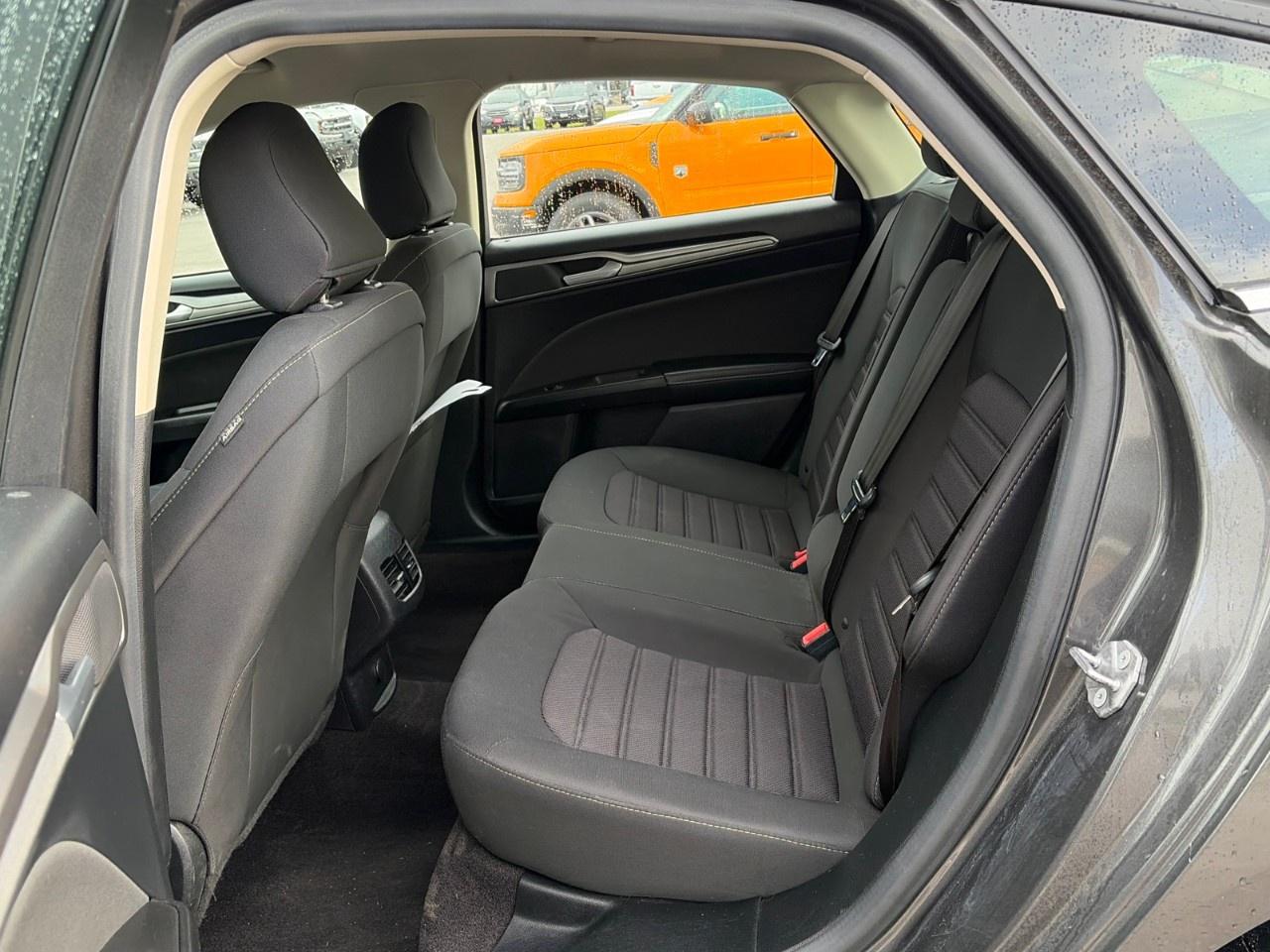 2020 Ford Fusion SE FWD Photo