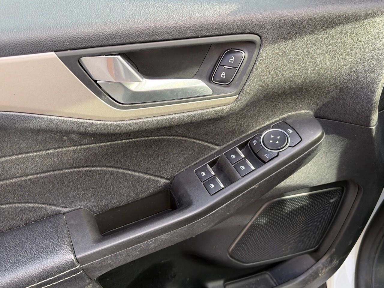 2021 Ford Escape SEL Hybrid AWD Photo