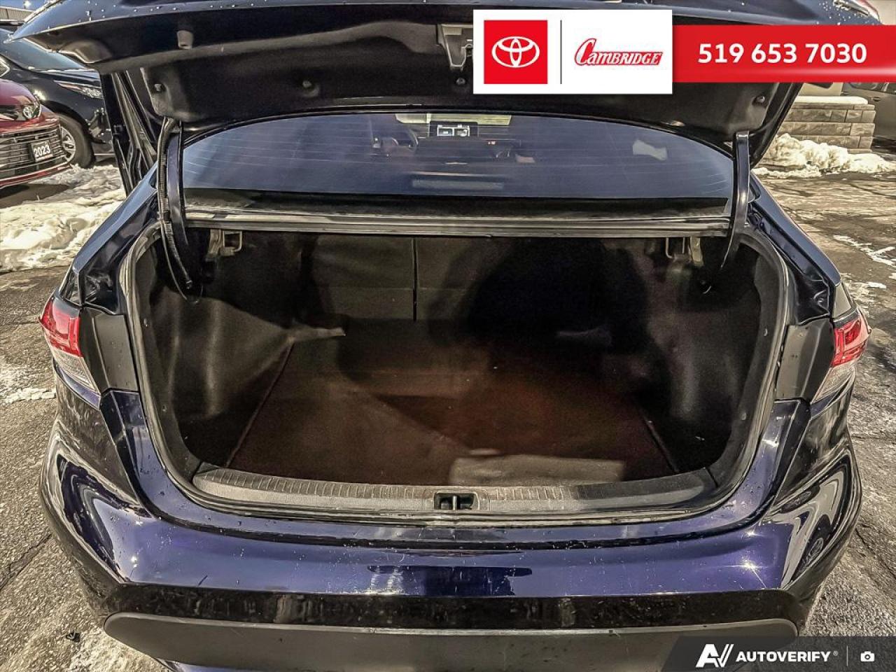 2020 Toyota Corolla LE Photo