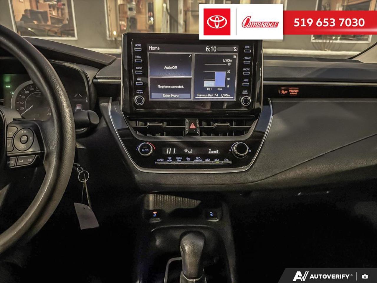 2020 Toyota Corolla LE Photo