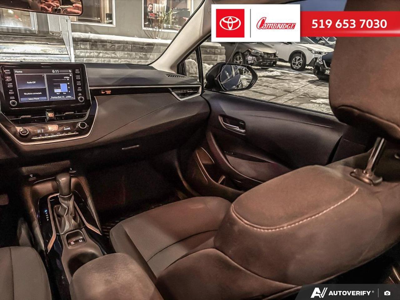 2020 Toyota Corolla LE Photo