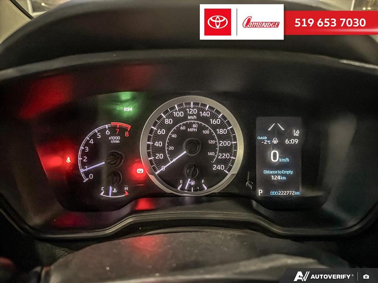 2020 Toyota Corolla LE Photo