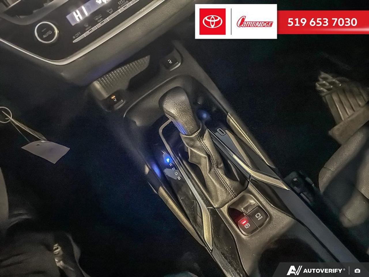 2020 Toyota Corolla LE Photo