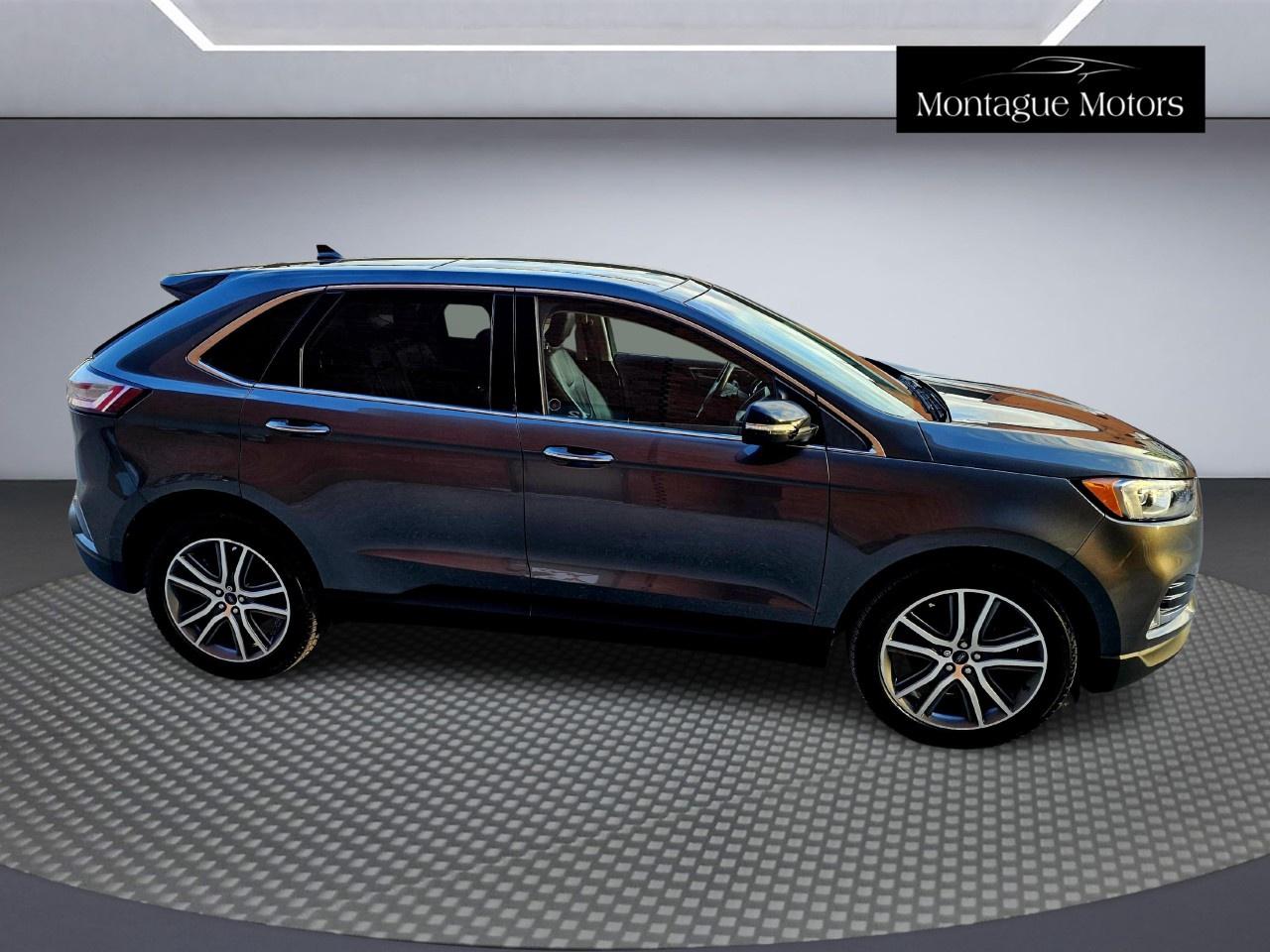 2019 Ford Edge Titanium AWD Photo