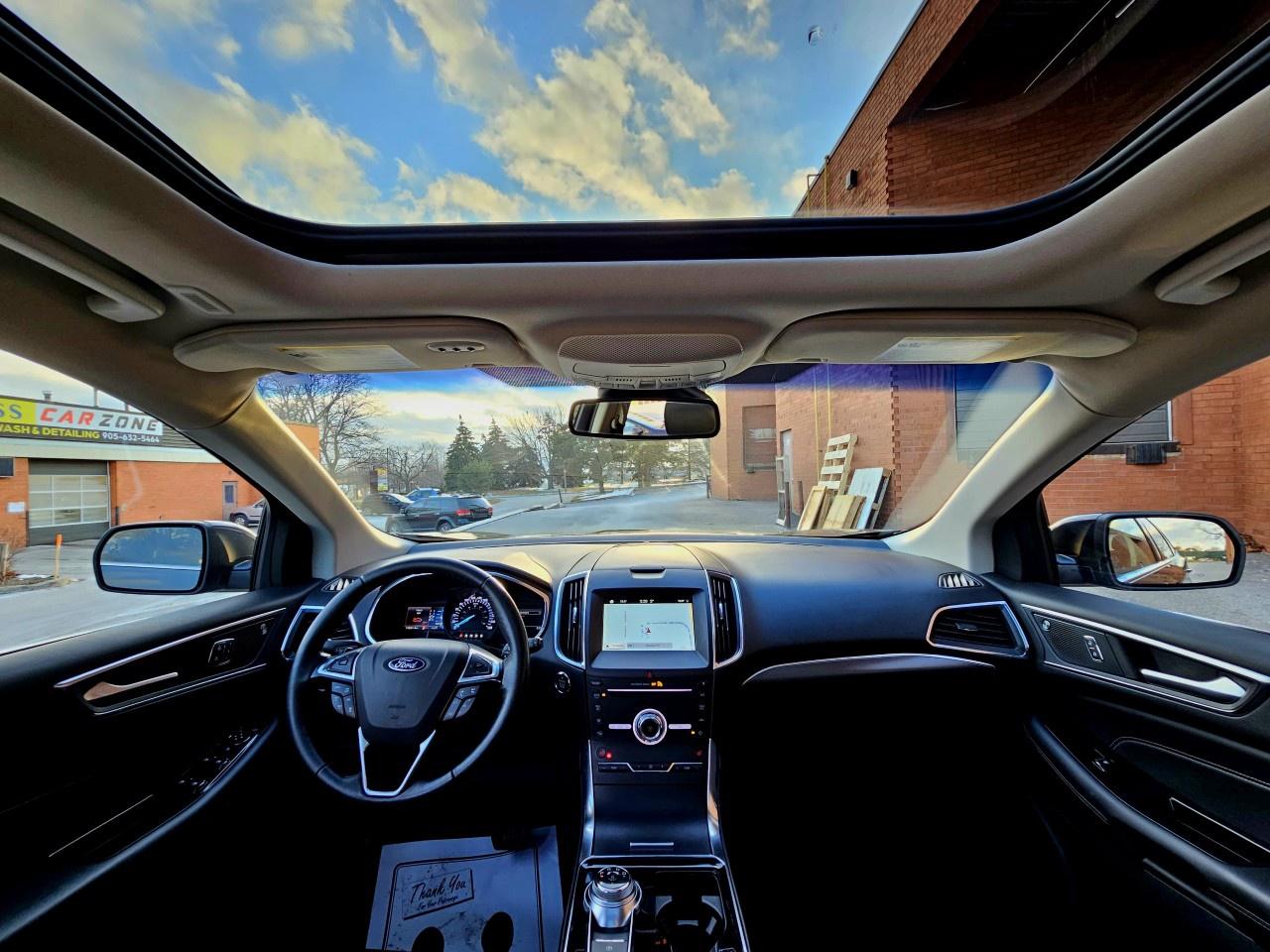 2019 Ford Edge Titanium AWD Photo