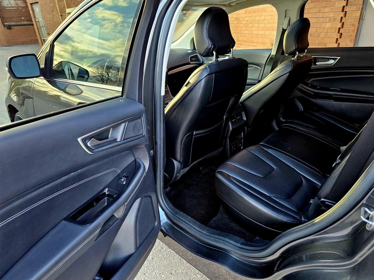 2019 Ford Edge Titanium AWD Photo