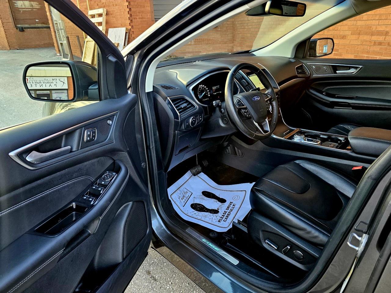 2019 Ford Edge Titanium AWD Photo