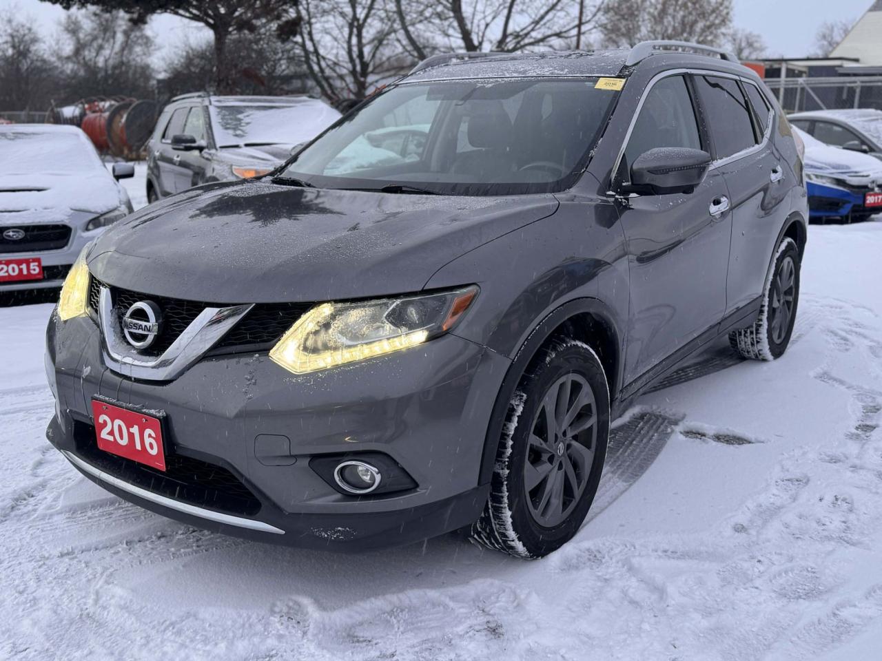 2016 Nissan Rogue SL AWD Photo2