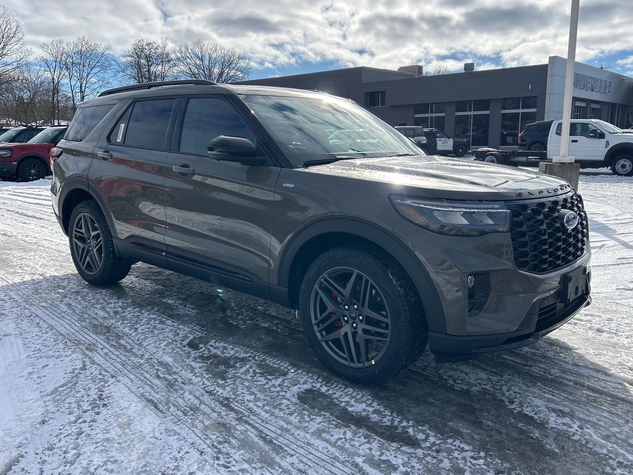 2026 Ford Explorer ST-LINE 4WD 300A Photo2