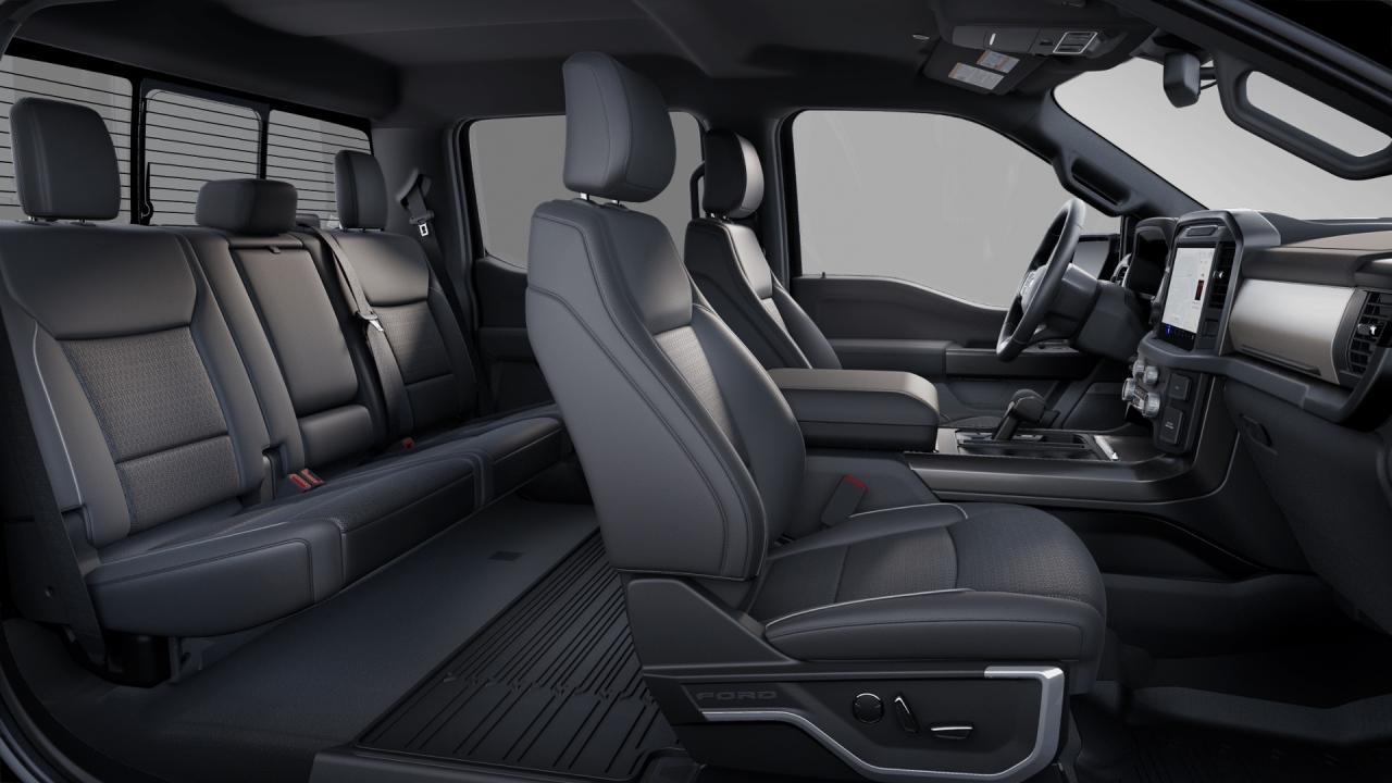 2025 Ford F-150 Lariat 4WD SuperCrew 5.5' Box Photo5