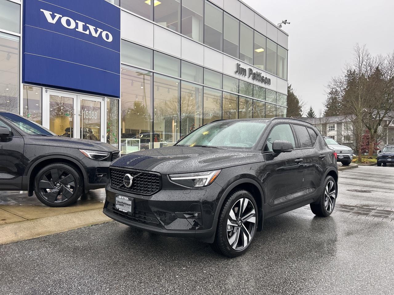 New 2026 Volvo XC40 B5 AWD Plus Dark Theme for sale in Surrey, BC