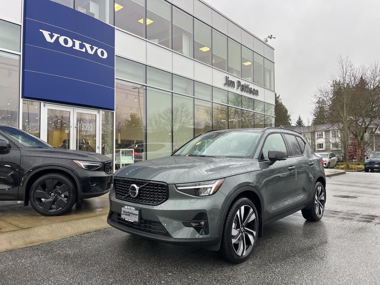 New 2026 Volvo XC40 B5 AWD Plus Dark Theme for sale in Surrey, BC