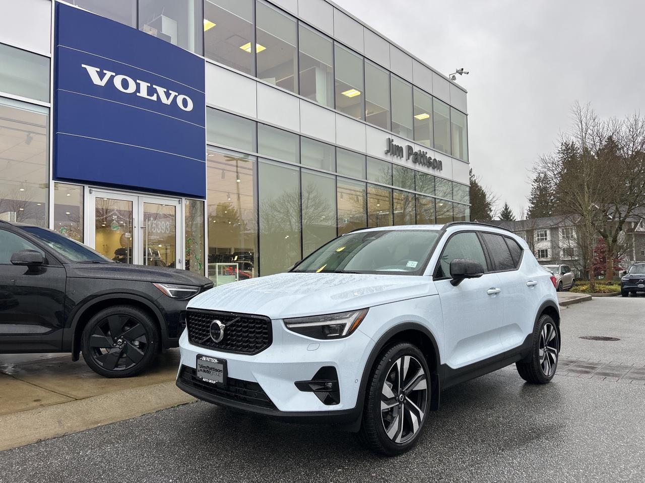 New 2026 Volvo XC40 B5 AWD Plus Dark Theme for sale in Surrey, BC