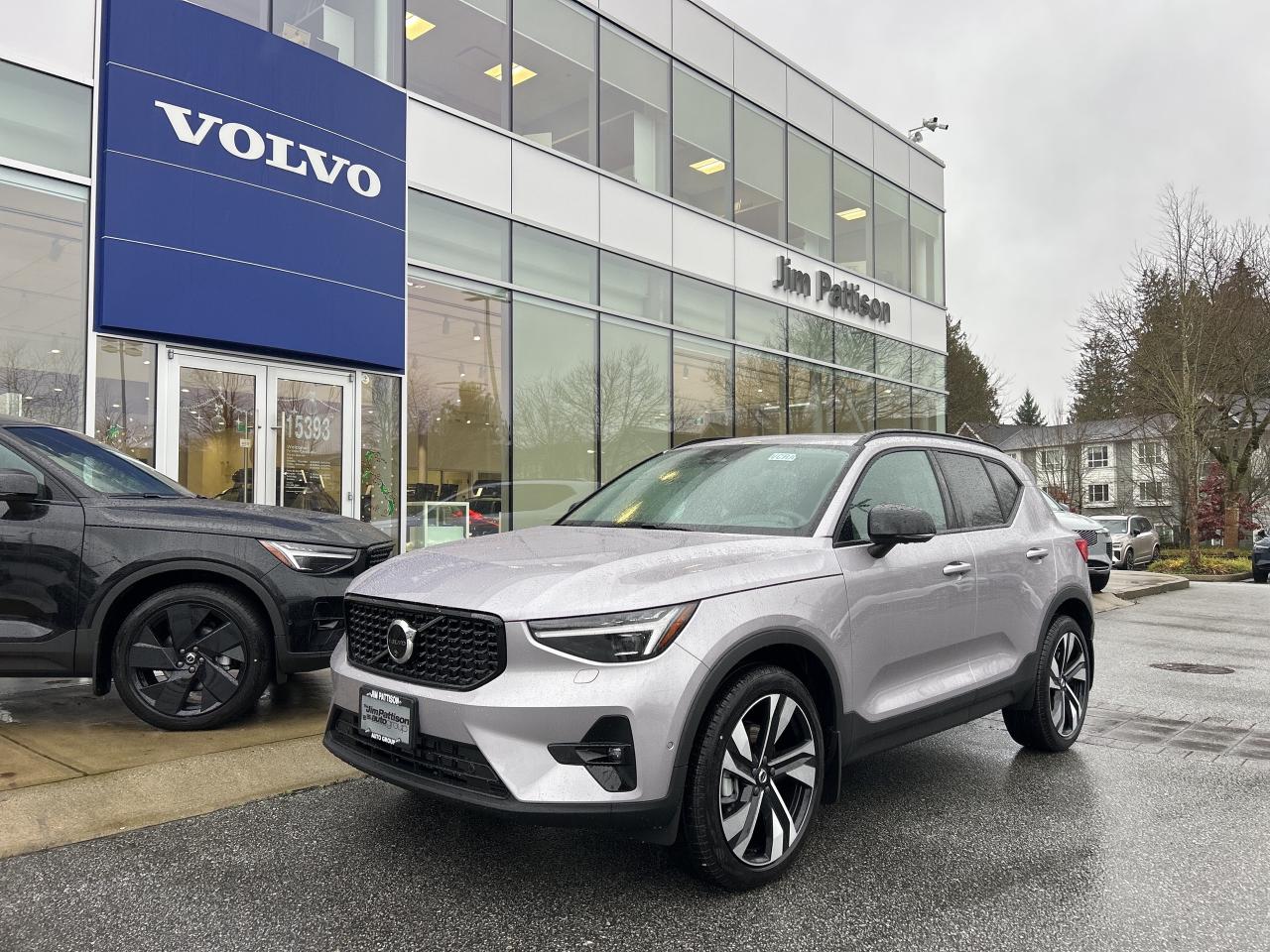 New 2026 Volvo XC40 B5 AWD Plus Dark Theme for sale in Surrey, BC