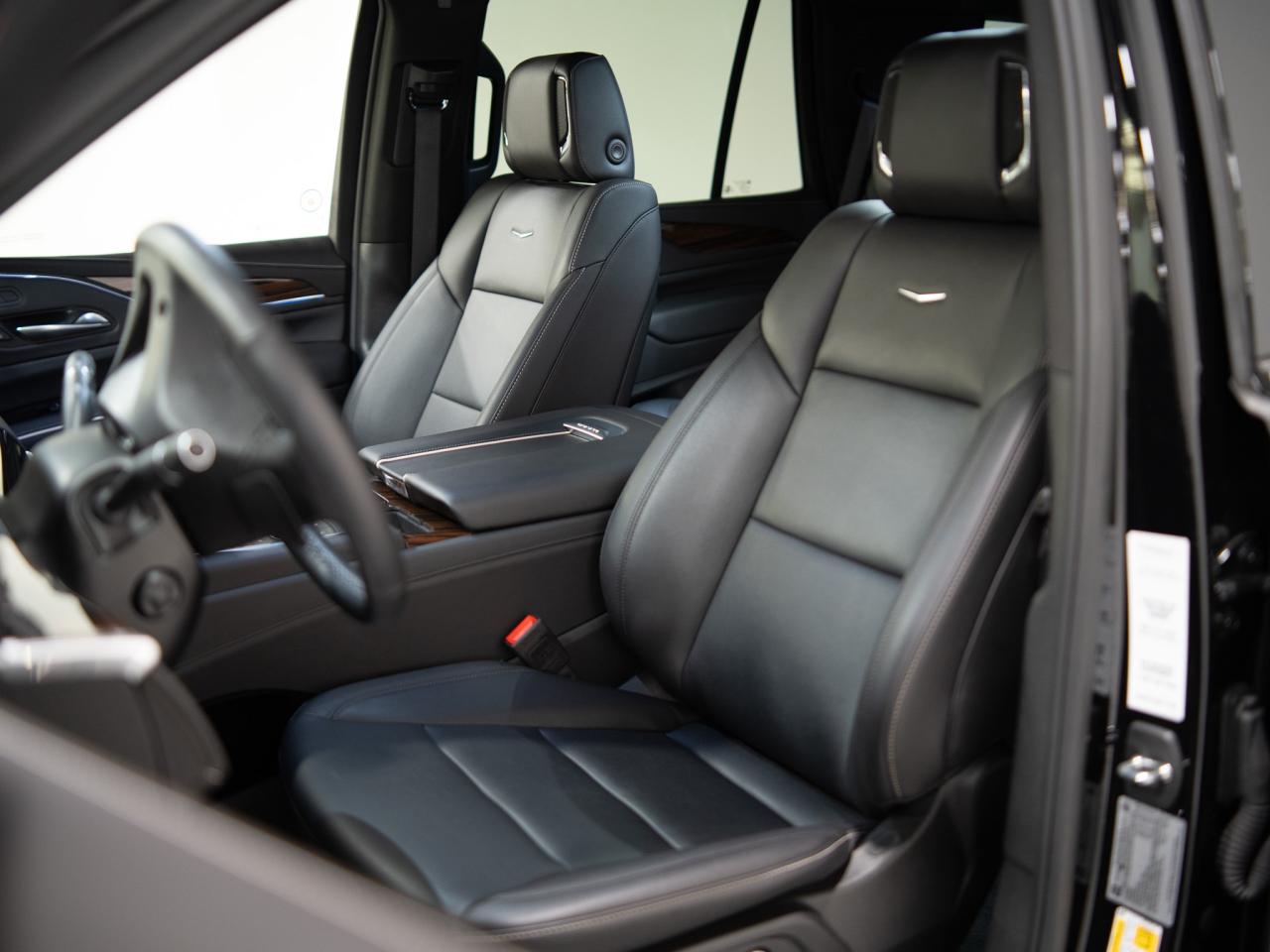 2024 Cadillac Escalade LUXURY | 7 PASS | AKG AUDIO | 22 IN Photo