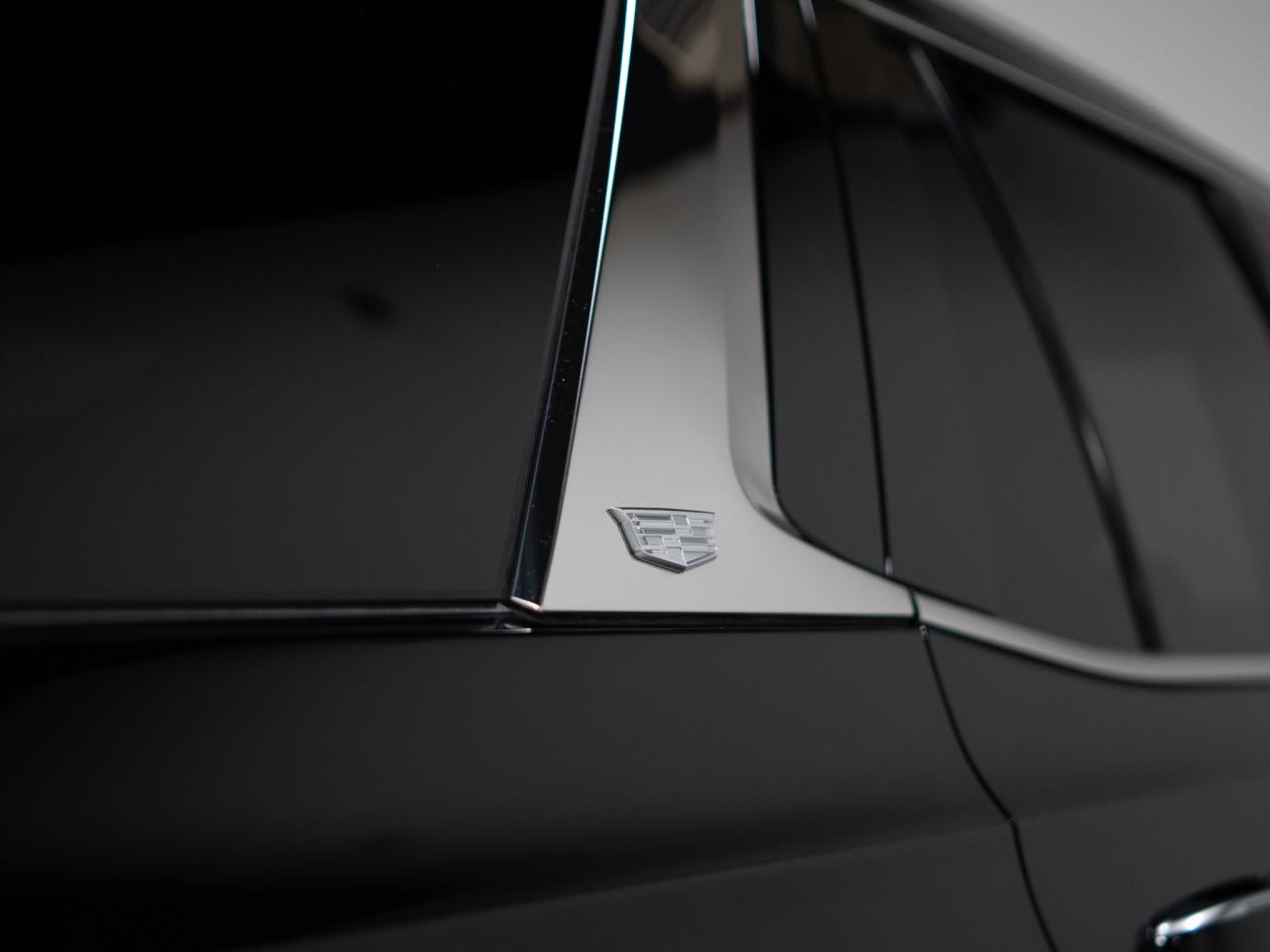 2024 Cadillac Escalade LUXURY | 7 PASS | AKG AUDIO | 22 IN Photo