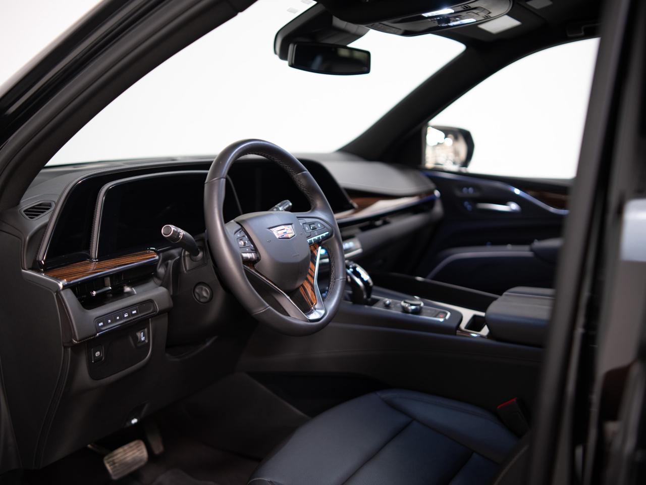 2024 Cadillac Escalade LUXURY | 7 PASS | AKG AUDIO | 22 IN Photo