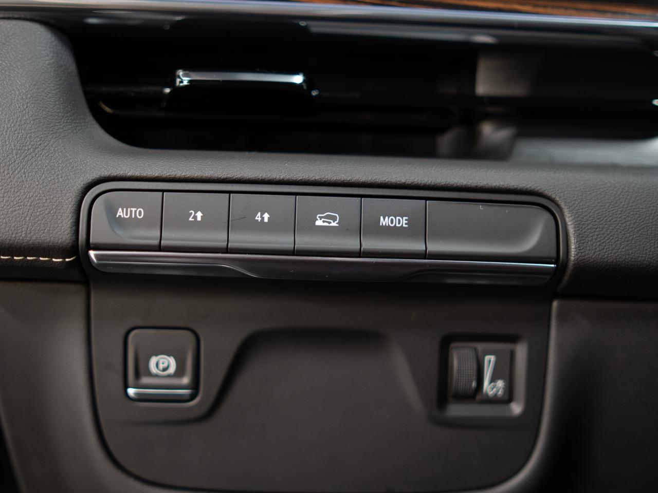 2024 Cadillac Escalade LUXURY | 7 PASS | AKG AUDIO | 22 IN Photo