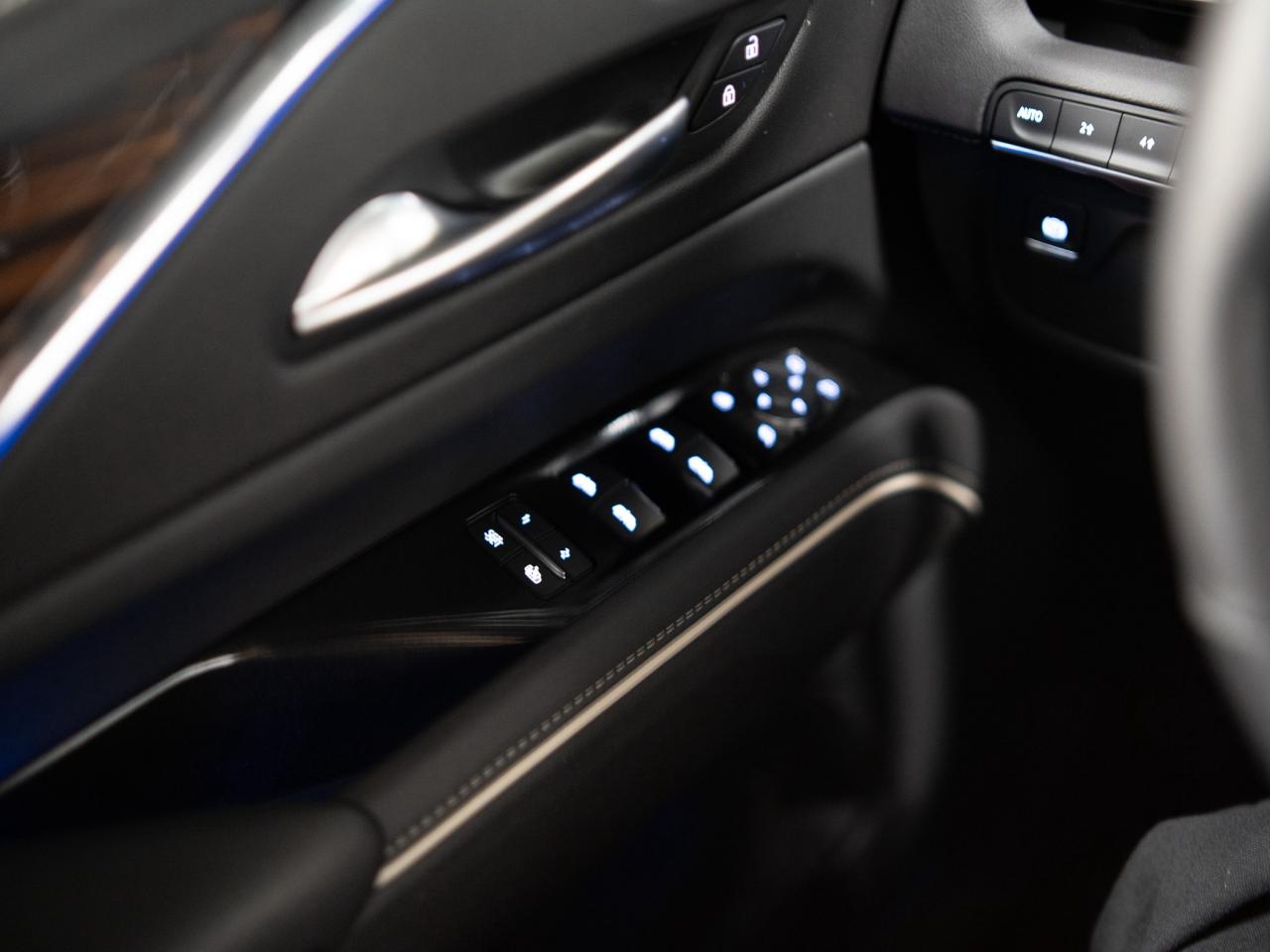 2024 Cadillac Escalade LUXURY | 7 PASS | AKG AUDIO | 22 IN Photo