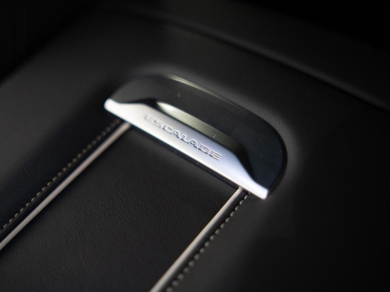 2024 Cadillac Escalade LUXURY | 7 PASS | AKG AUDIO | 22 IN Photo