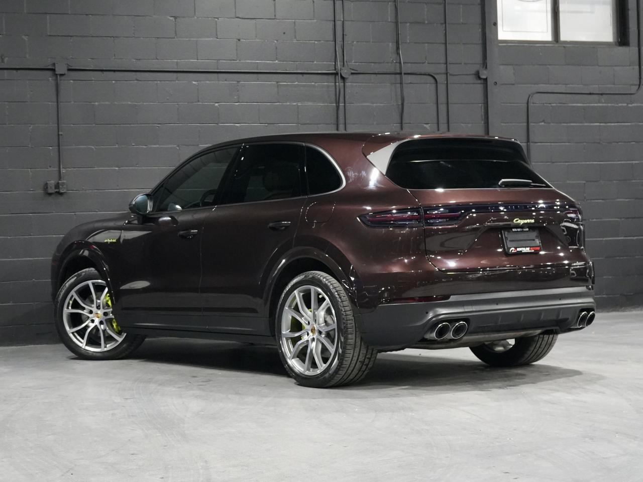 2022 Porsche Cayenne E-Hybrid /PANO/BOSE/21 IN RIM/DRIVE ASRIST/1OWNER Photo