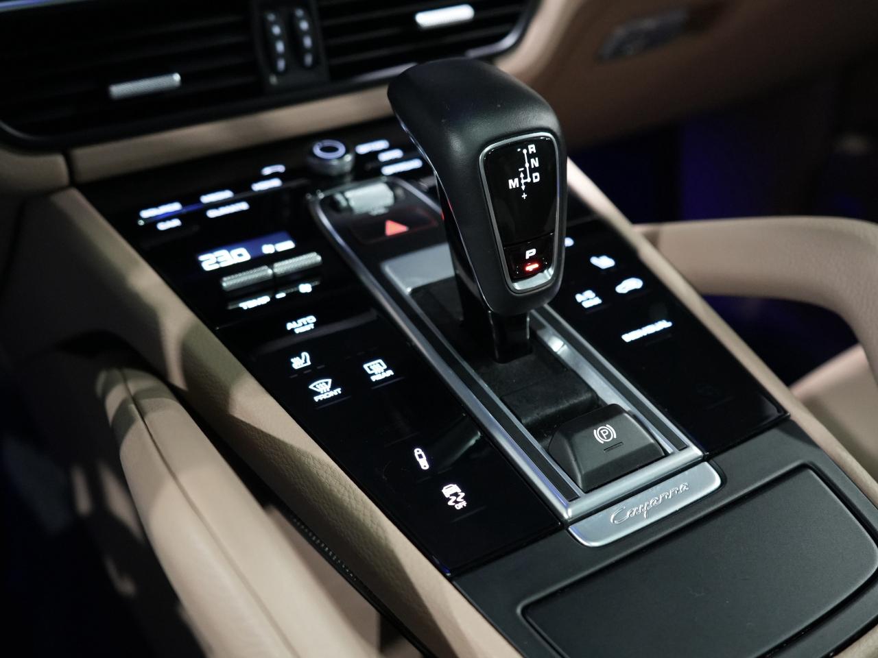 2022 Porsche Cayenne E-Hybrid /PANO/BOSE/21 IN RIM/DRIVE ASRIST/1OWNER Photo