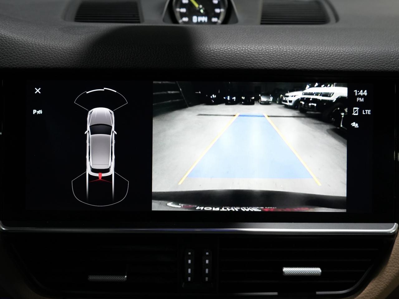 2022 Porsche Cayenne E-Hybrid /PANO/BOSE/21 IN RIM/DRIVE ASRIST/1OWNER Photo