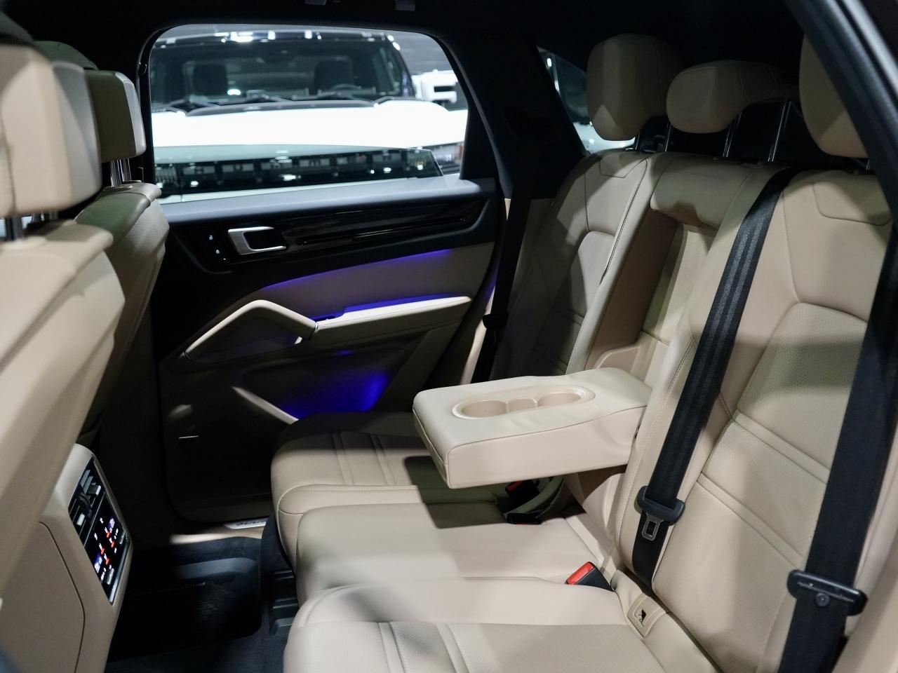 2022 Porsche Cayenne E-Hybrid /PANO/BOSE/21 IN RIM/DRIVE ASRIST/1OWNER Photo