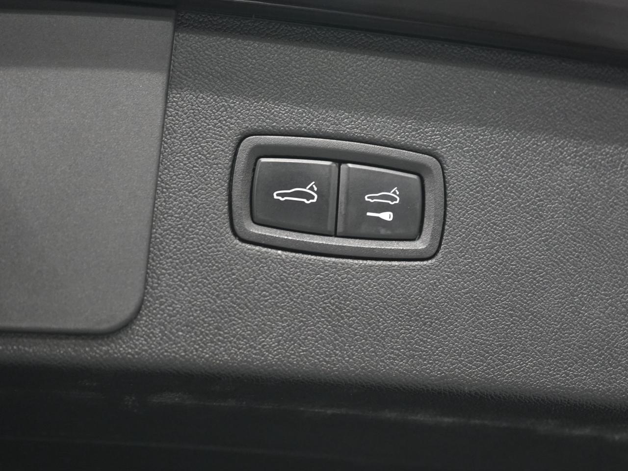 2022 Porsche Cayenne E-Hybrid /PANO/BOSE/21 IN RIM/DRIVE ASSIST/1OWNER Photo