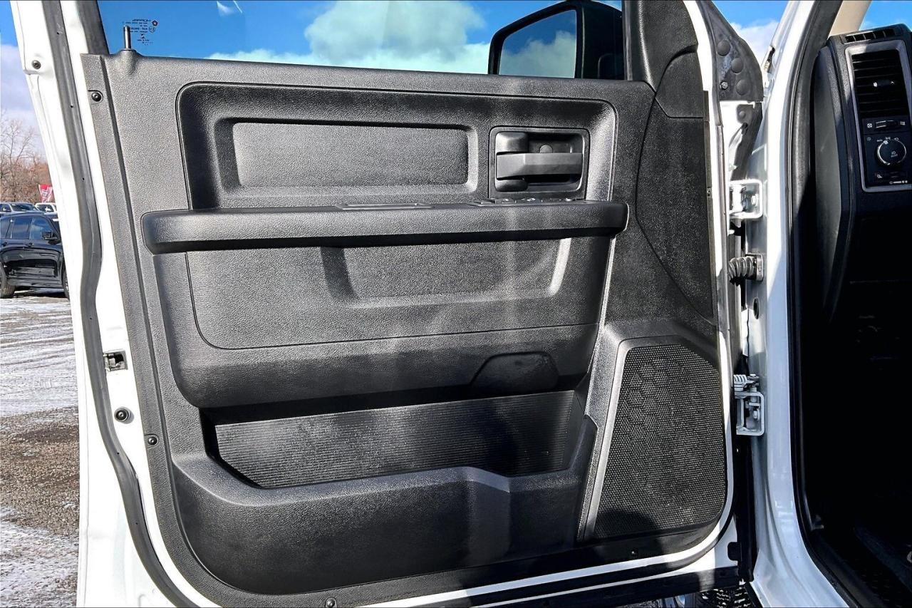 2022 RAM 1500 Classic Night Edition Crew | Max Tow Pkg | Bed Liner | 4X4 Photo