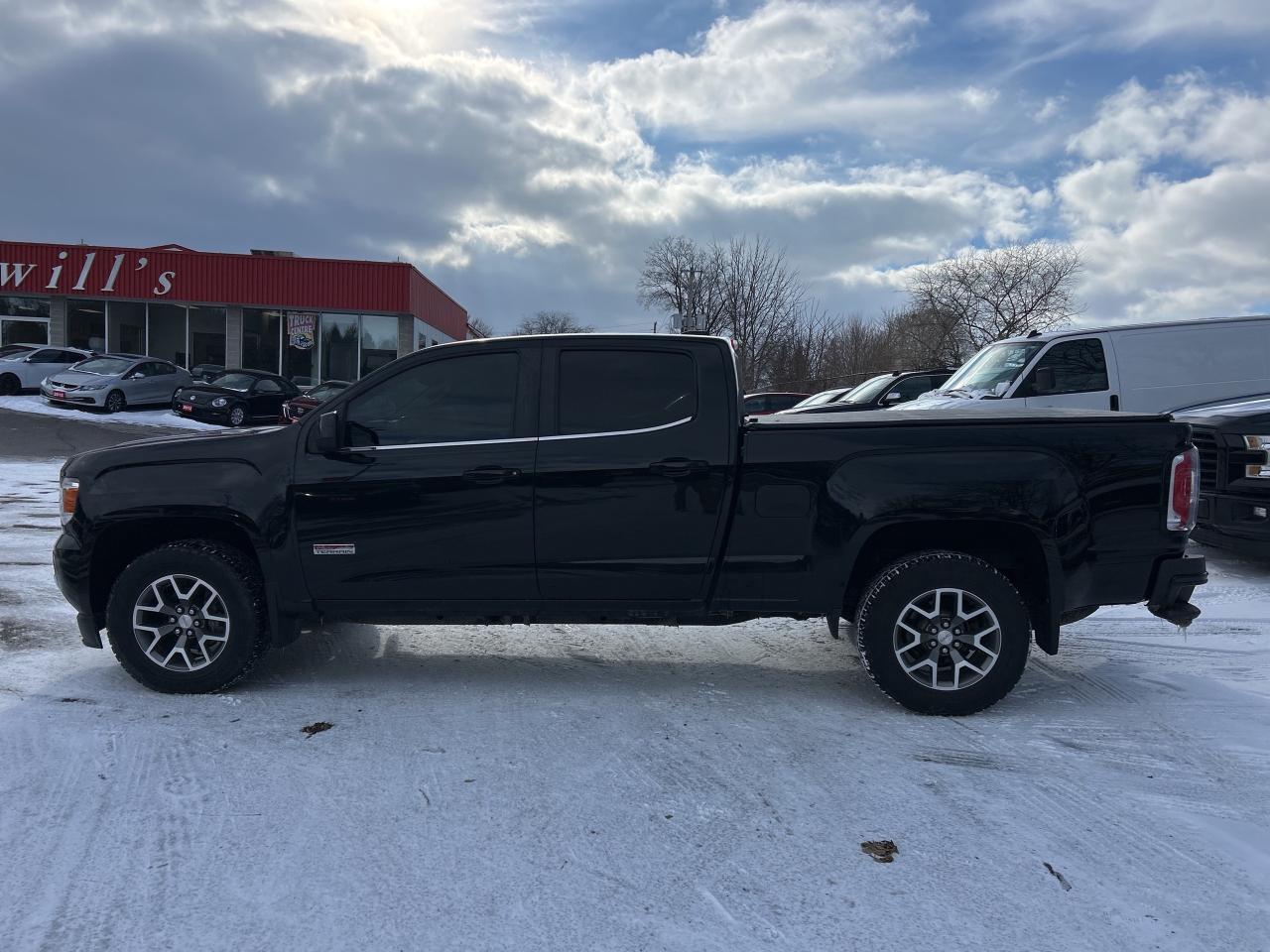 2017 GMC Canyon SLE, CLEAN CARFAX, DIESEL, REMOTE START! - Photo #9