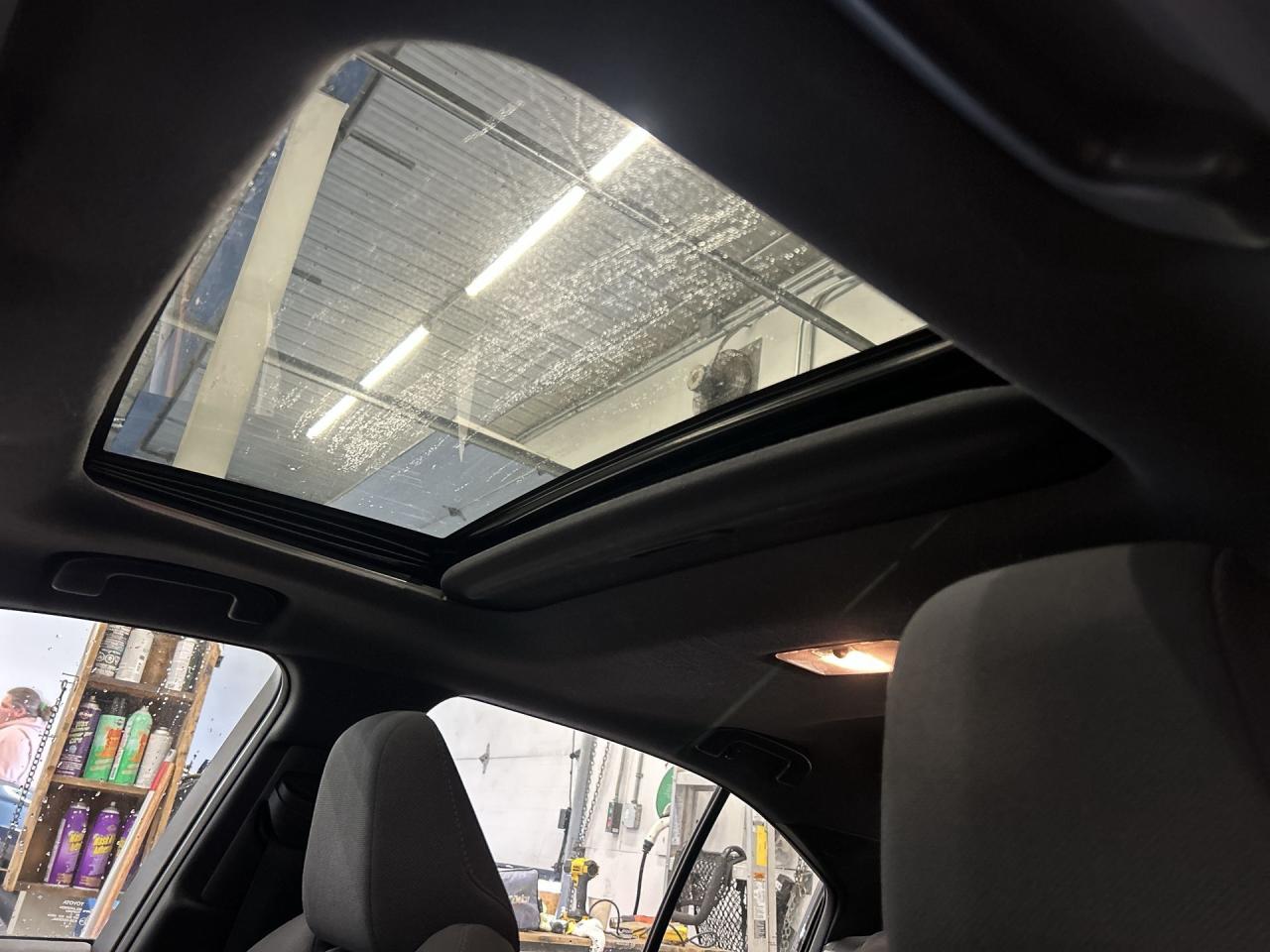 2020 Toyota Corolla SE UPGRADE | SUNROOF |HTD SEATS | CARPLAY | ALLOYS Photo