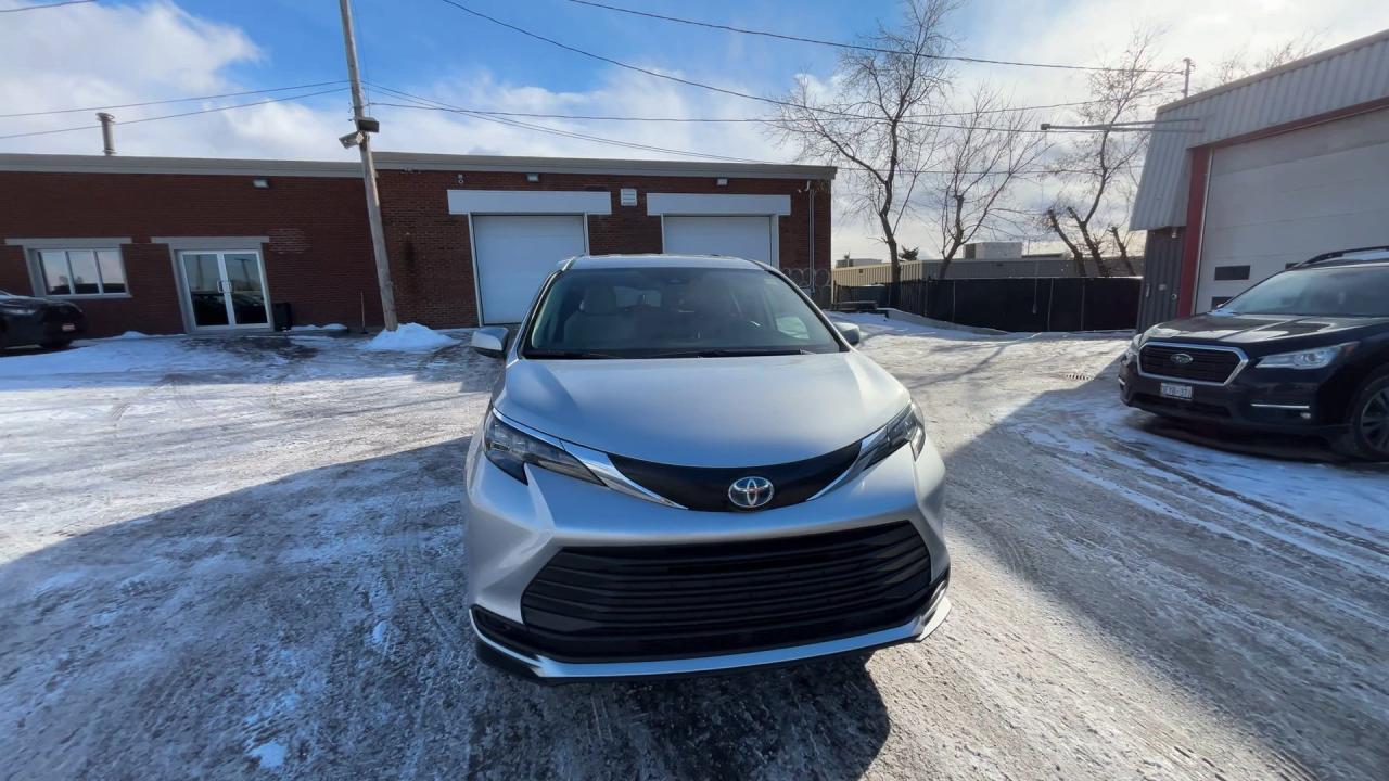 2024 Toyota Sienna HYBRID | 8-PASS | HTD SEATS | CARPLAY |17IN ALLOYS Photo2