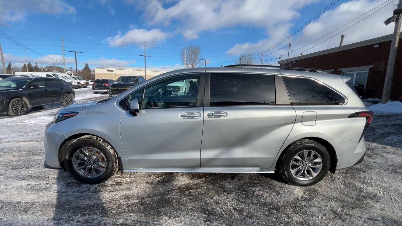 2024 Toyota Sienna HYBRID | 8-PASS | HTD SEATS | CARPLAY |17IN ALLOYS Photo4