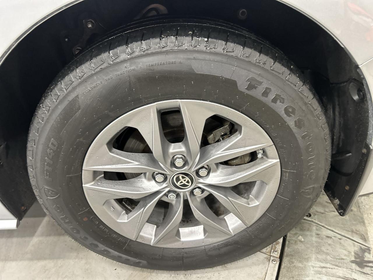 2024 Toyota Sienna HYBRID | 8-PASS | HTD SEATS | CARPLAY |17IN ALLOYS Photo