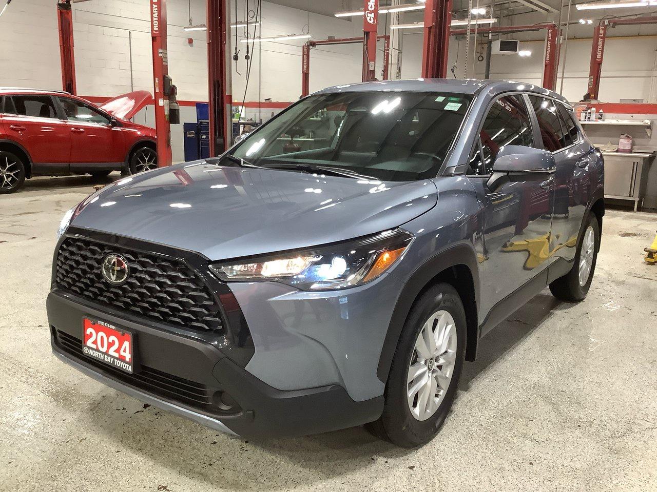 2024 Toyota Corolla Cross LE Photo