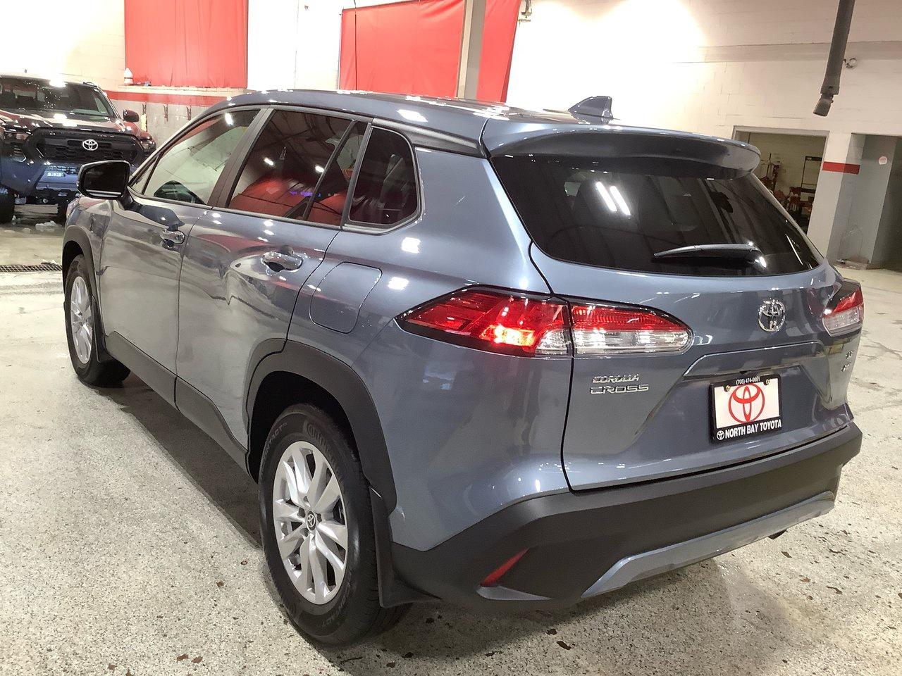 2024 Toyota Corolla Cross LE Photo