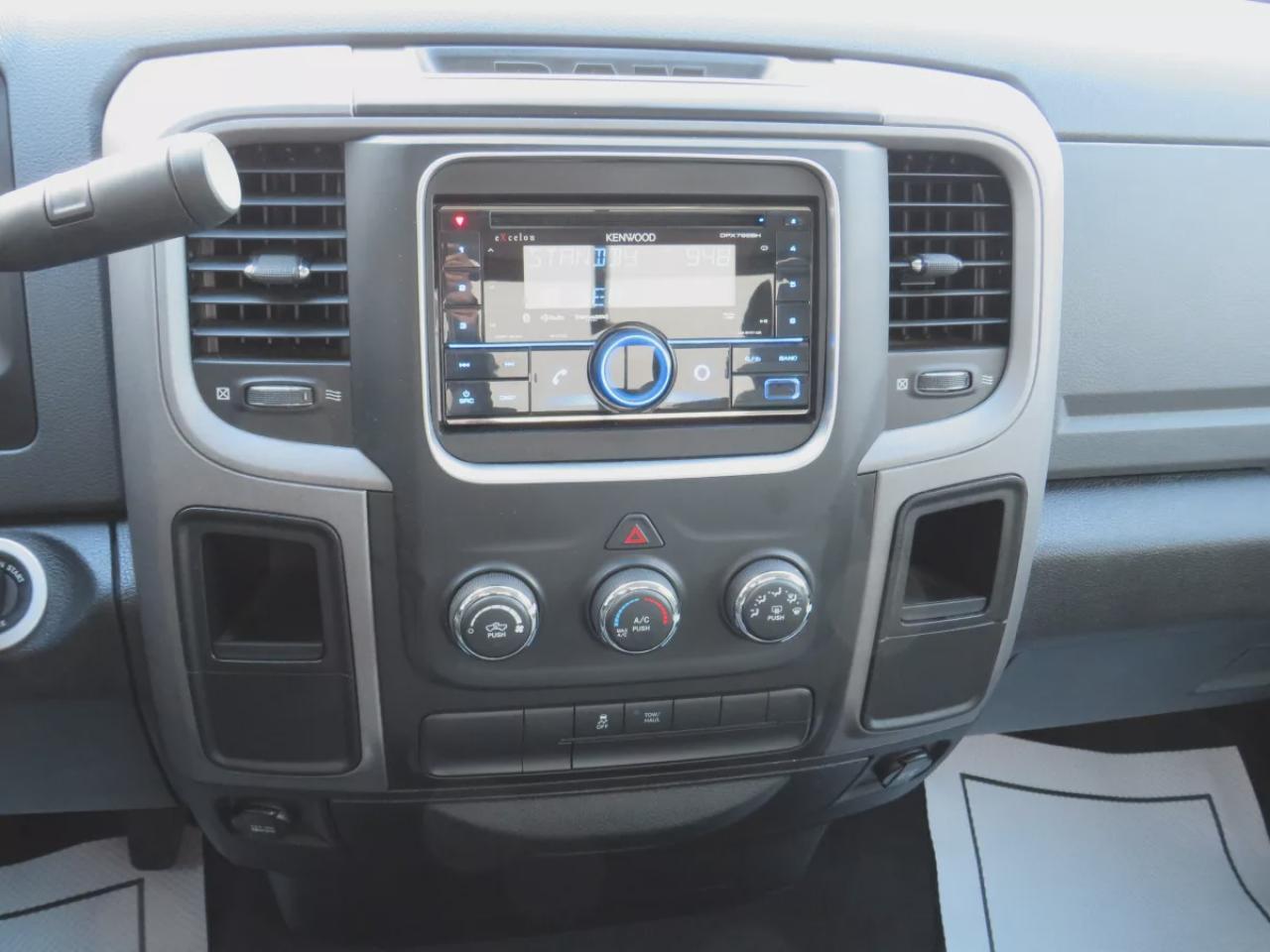 2014 RAM 1500 ST (**EXTREMELY RARE!!**VERY LOW KM!!**EXCELLENT CONDITION!!**CLEAN TITLE/NO ACCIDENTS!!**SAFETY/CERTIFIED!!**TUNNEAU COVER**TRAILER HITCH**TOW/HAUL**ALLOY RIMS**CD PLAYER**BLUETOOTH**) Photo4