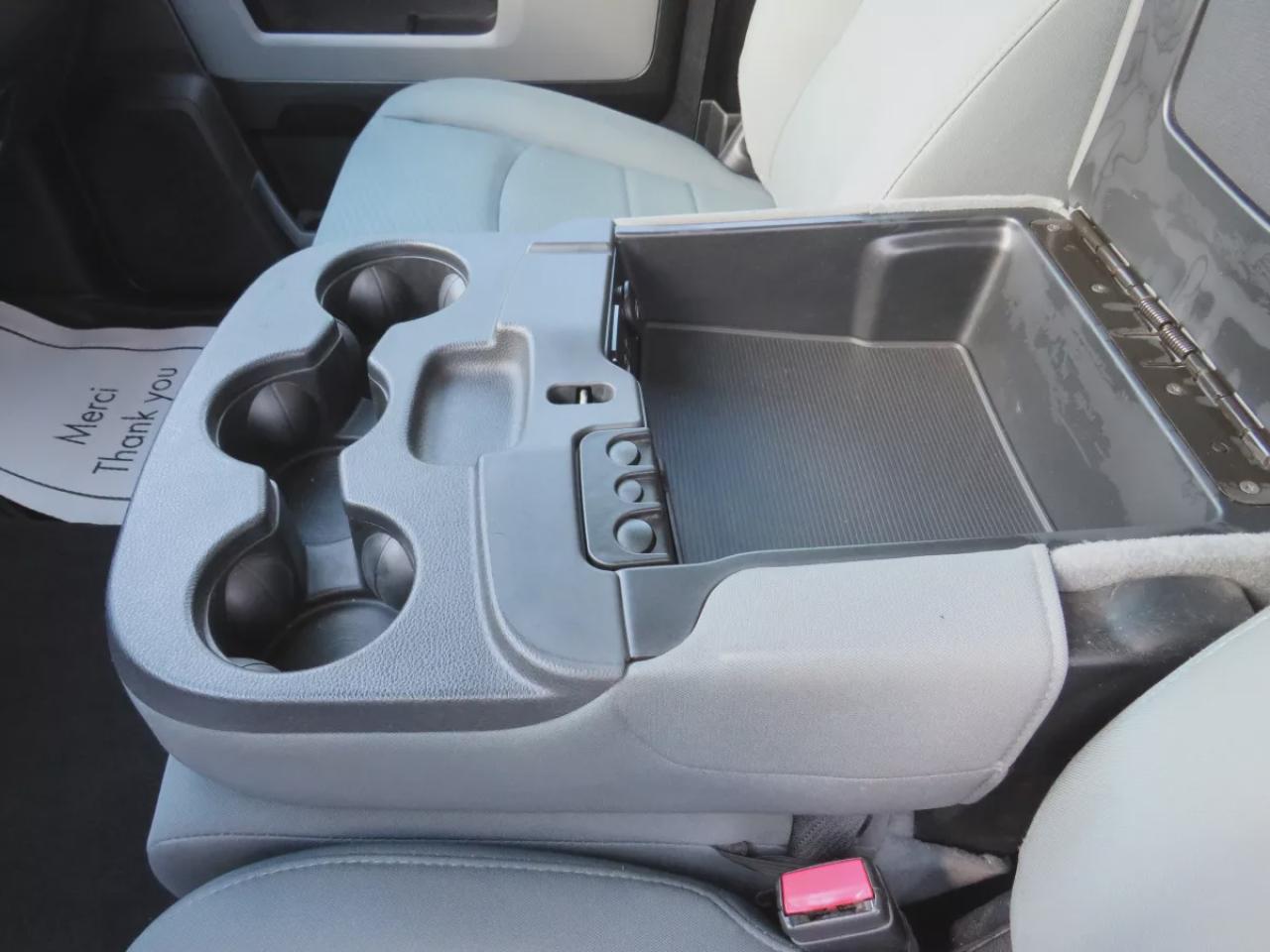 2014 RAM 1500 ST (**EXTREMELY RARE!!**VERY LOW KM!!**EXCELLENT CONDITION!!**CLEAN TITLE/NO ACCIDENTS!!**SAFETY/CERTIFIED!!**TUNNEAU COVER**TRAILER HITCH**TOW/HAUL**ALLOY RIMS**CD PLAYER**BLUETOOTH**) Photo