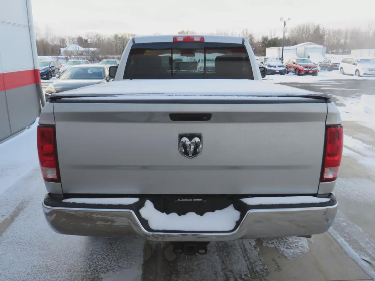 2014 RAM 1500 ST (**EXTREMELY RARE!!**VERY LOW KM!!**EXCELLENT CONDITION!!**CLEAN TITLE/NO ACCIDENTS!!**SAFETY/CERTIFIED!!**TUNNEAU COVER**TRAILER HITCH**TOW/HAUL**ALLOY RIMS**CD PLAYER**BLUETOOTH**) Photo