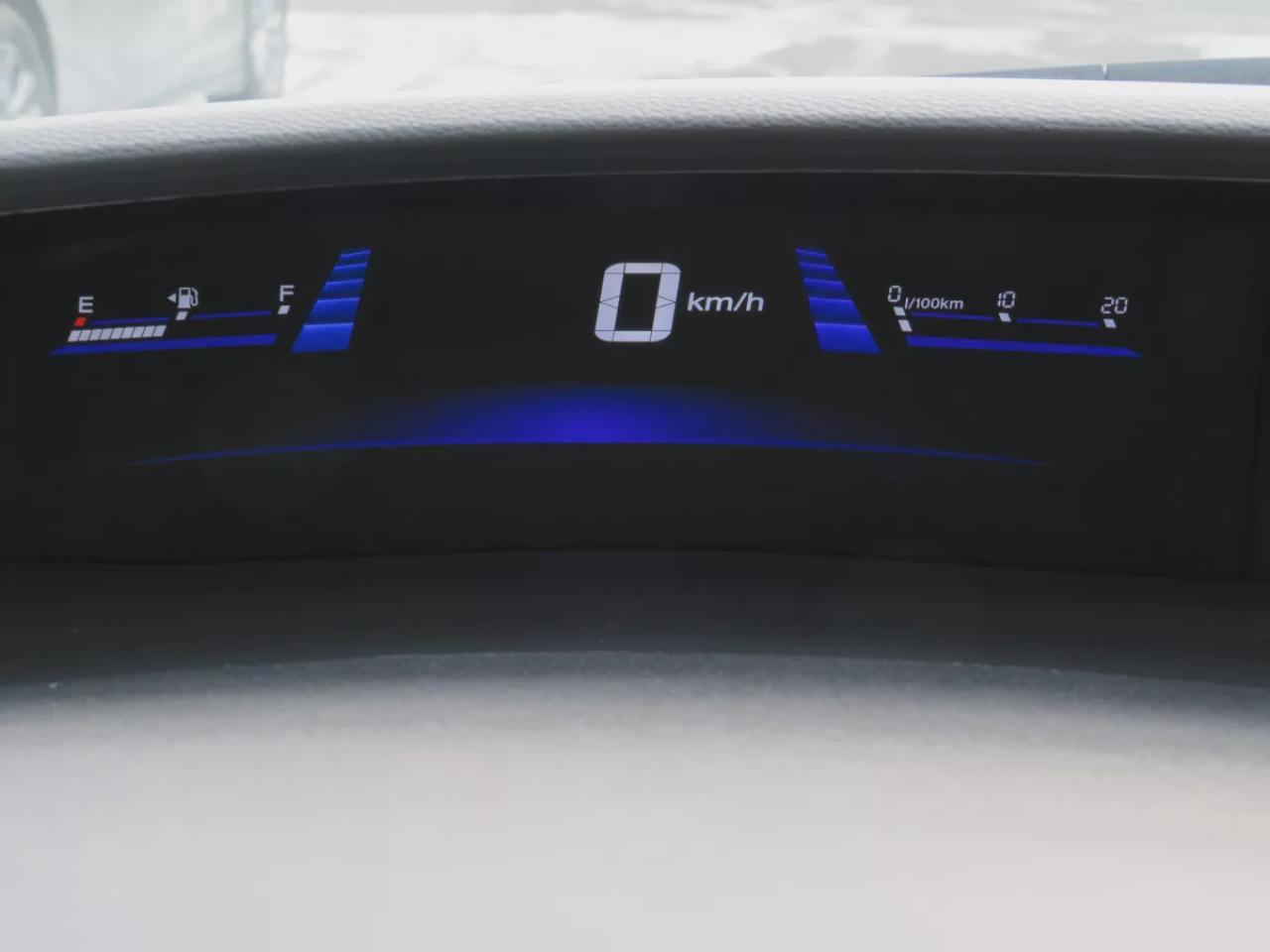 2015 Honda Civic Sedan LX (**VERY RARE!!**EXTREMELY LOW KM!**SAFETY/CERTIFIED!!**CLEAN TITLE/NO ACCIDENTS!!**AUTOMATIC**REVERSE CAMERA**A/C**HEATES SEATS**AUX**BLUETOOTH**CRUISE CONTROL**) Photo