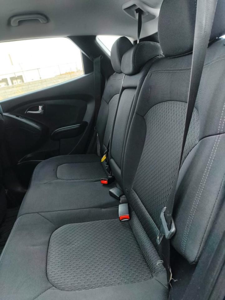 2013 Hyundai Tucson GL 4dr Front-wheel Drive Photo