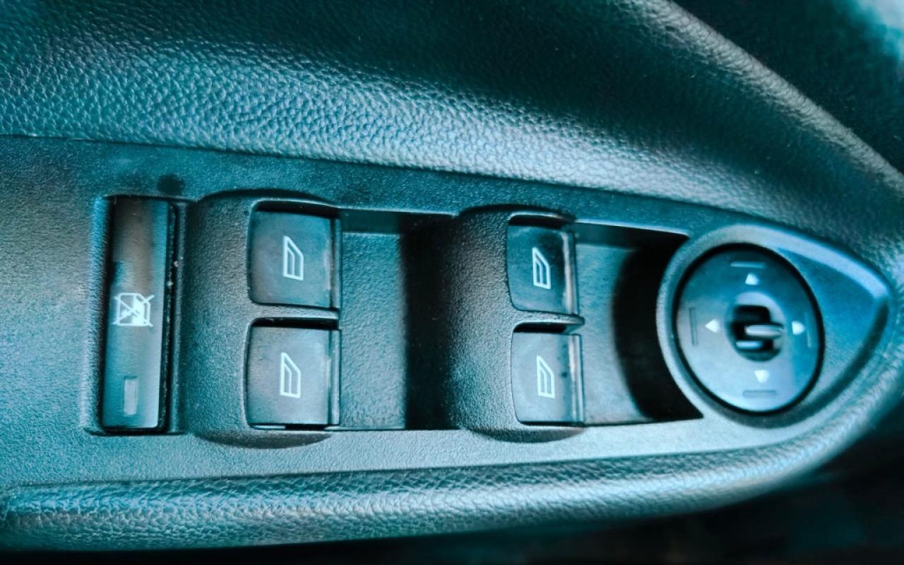 2013 Ford Escape SE 4dr Front-wheel Drive Automatic Photo