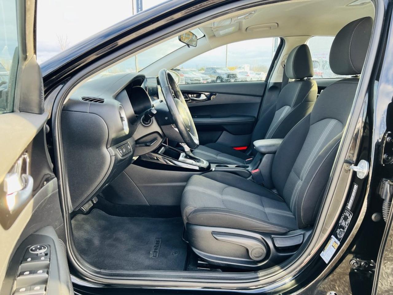 2023 Kia Forte EX Photo