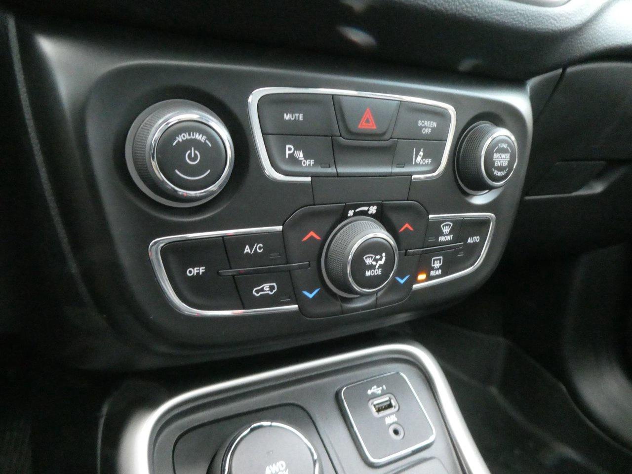 2021 Jeep Compass LATITUDE 80th Anniversary Photo