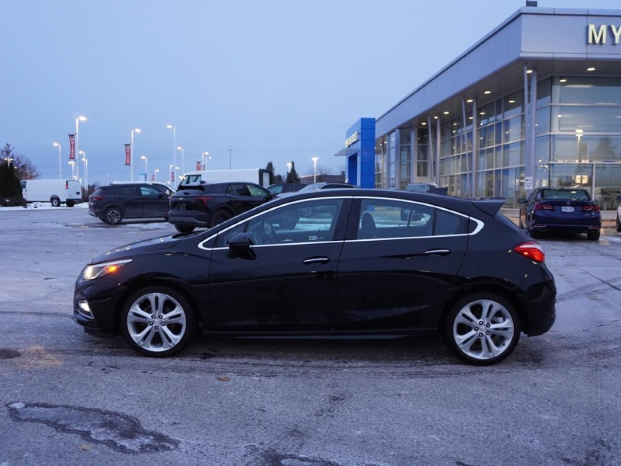 2017 Chevrolet Cruze Premier  - Leather Seats Photo