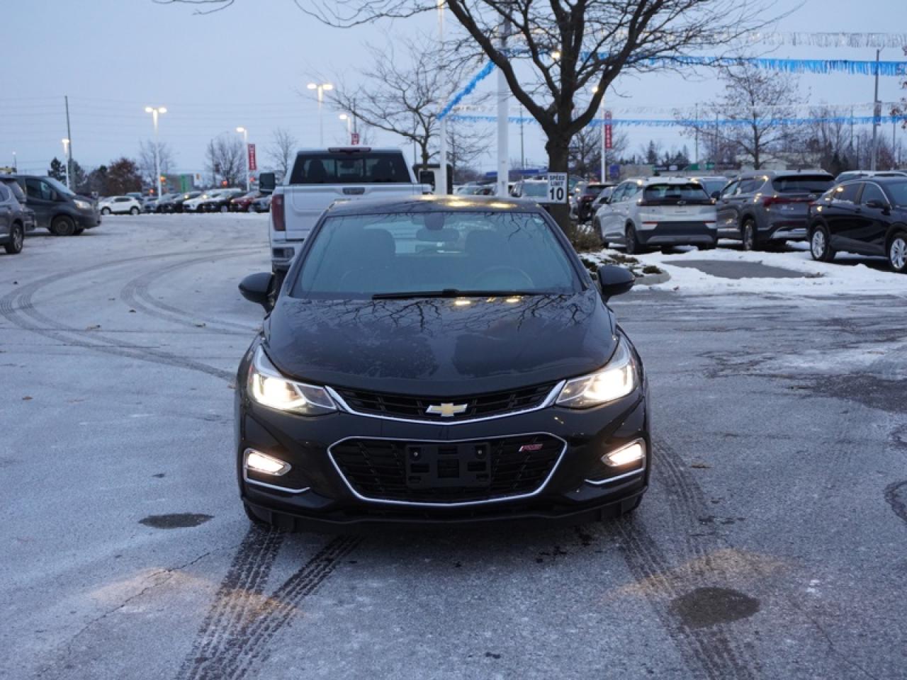 2017 Chevrolet Cruze Premier  - Leather Seats Photo3